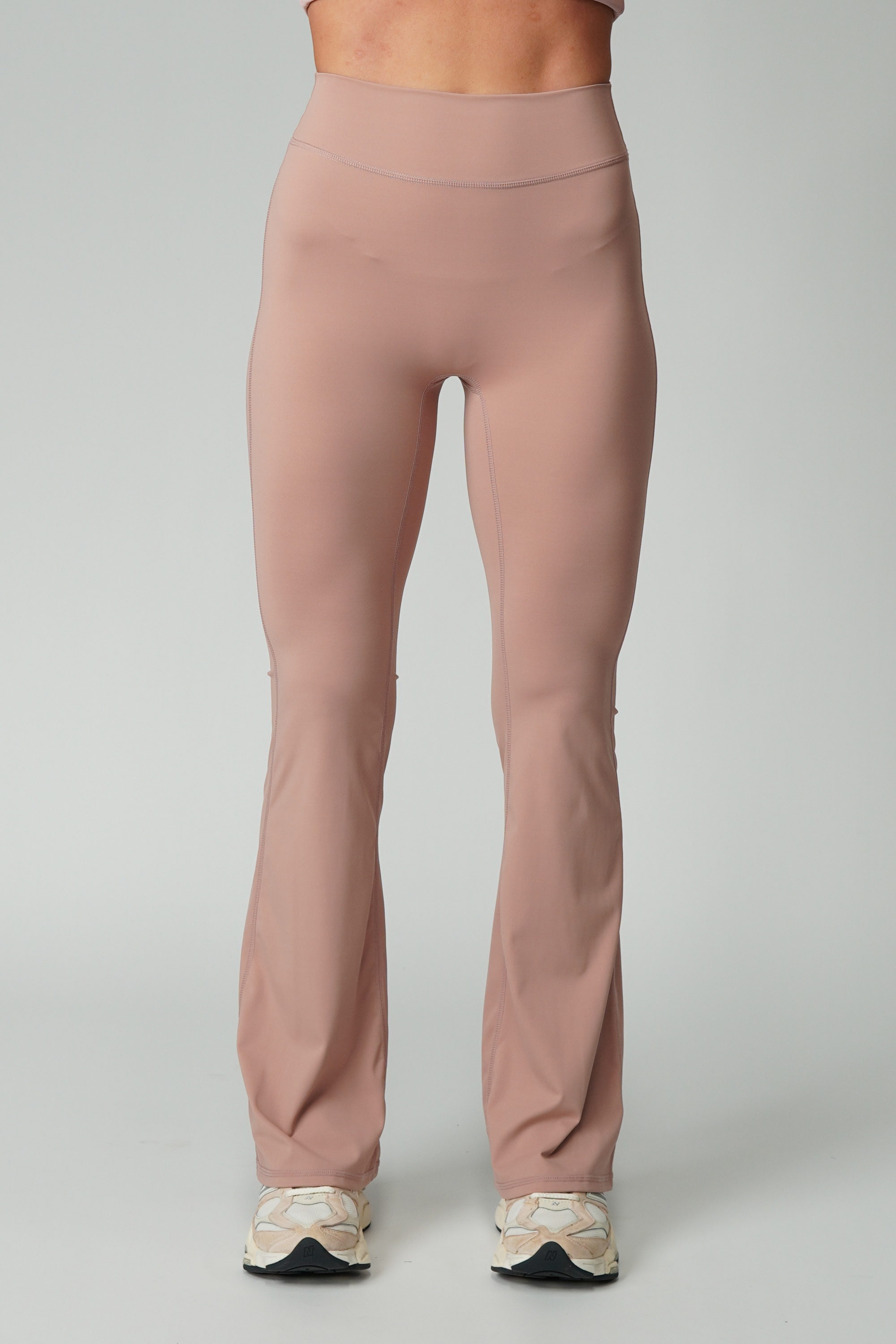 ESSENCE FLARE LEGGINGS - NUDE