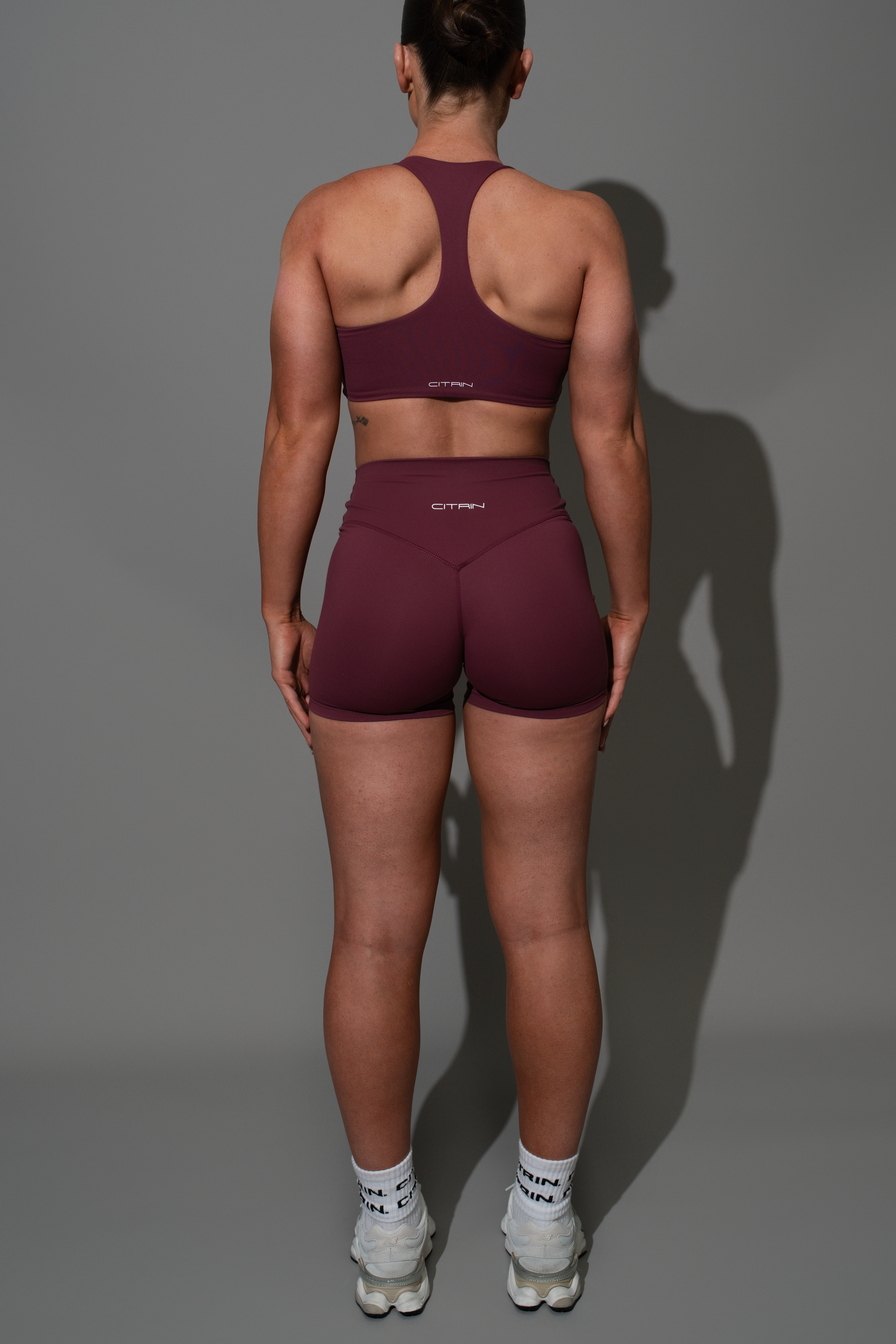 BASIC. SS NON-SCRUNCH SHORT - CHERRY