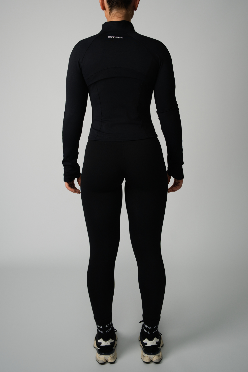 PILATES ESSENCE CONTOUR JACKET - BLACK
