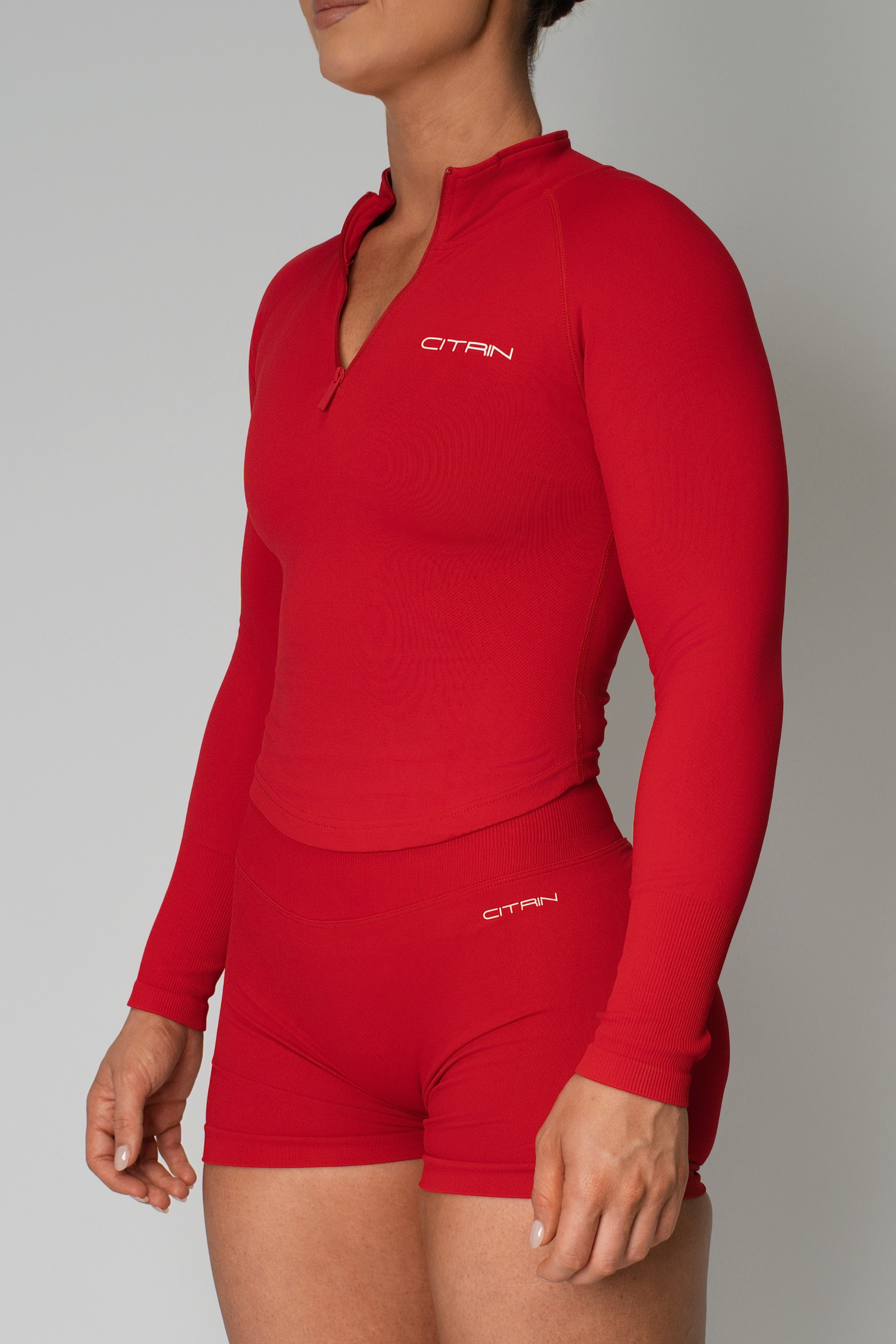 TRUE SHAPE FITTED LONG SLEEVE ZIP - RED