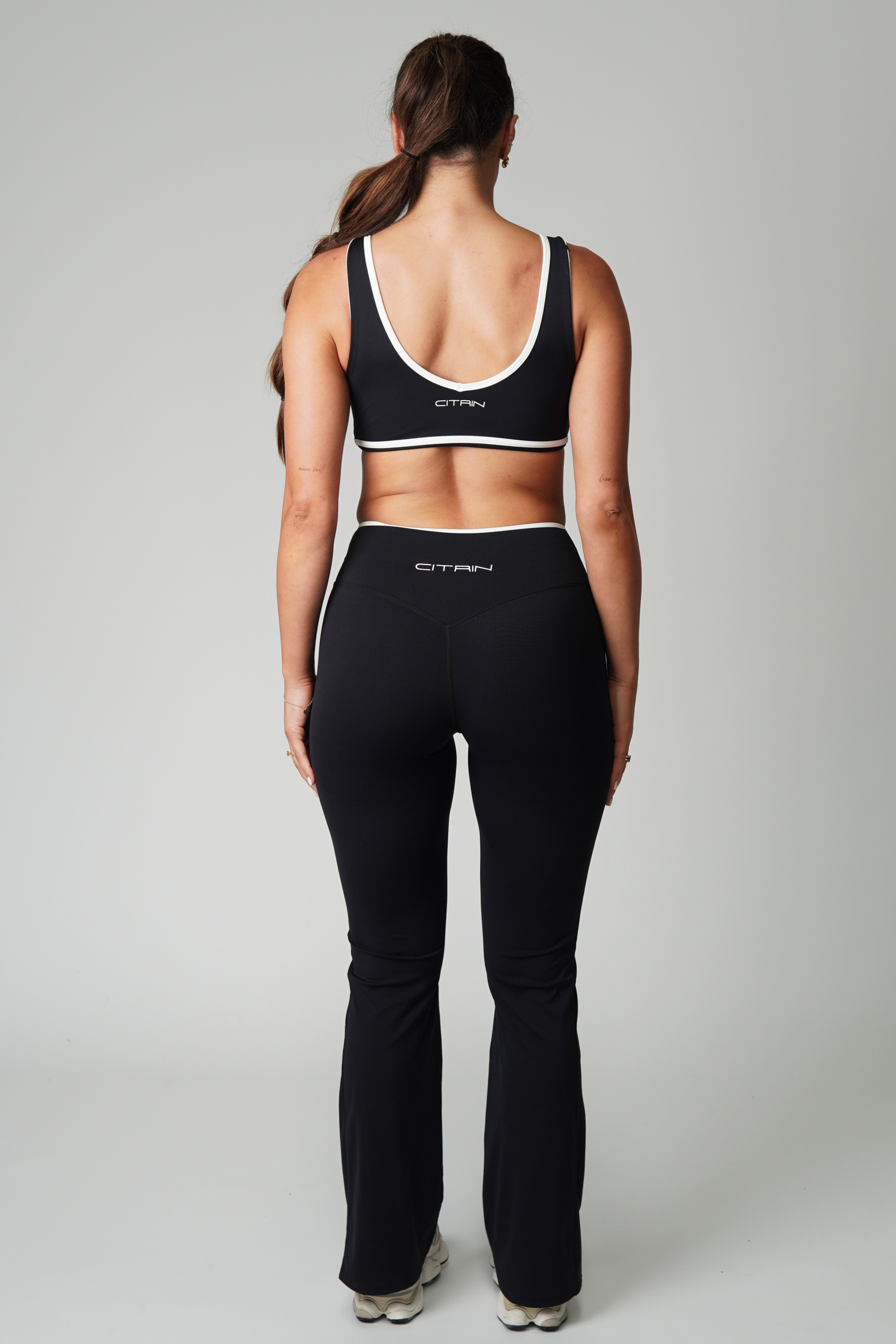 CROSSOVER FLARE LEGGINGS TWO TONE - BLACK