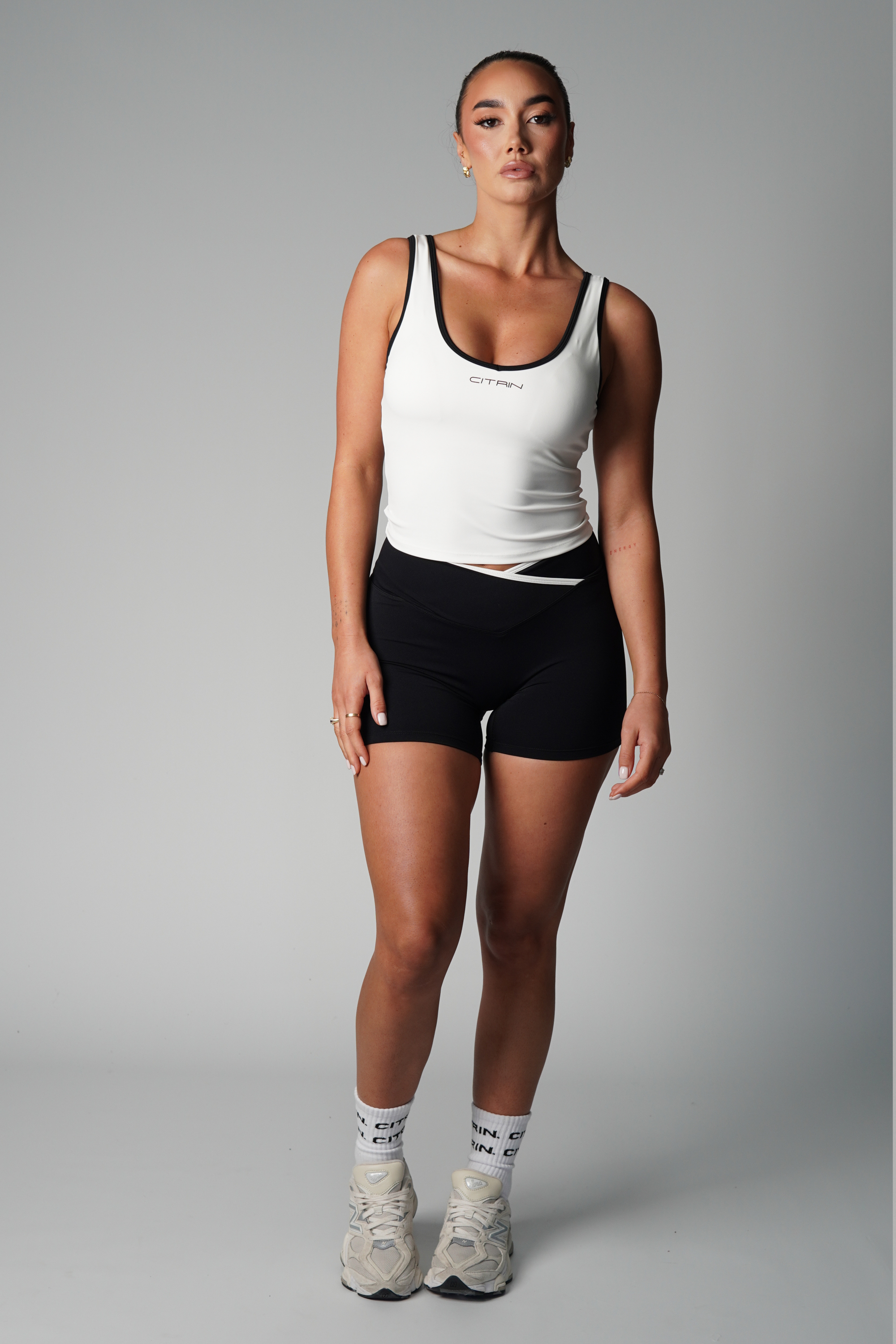 FRONT SCOOP TANK TWO TONE - WHITE