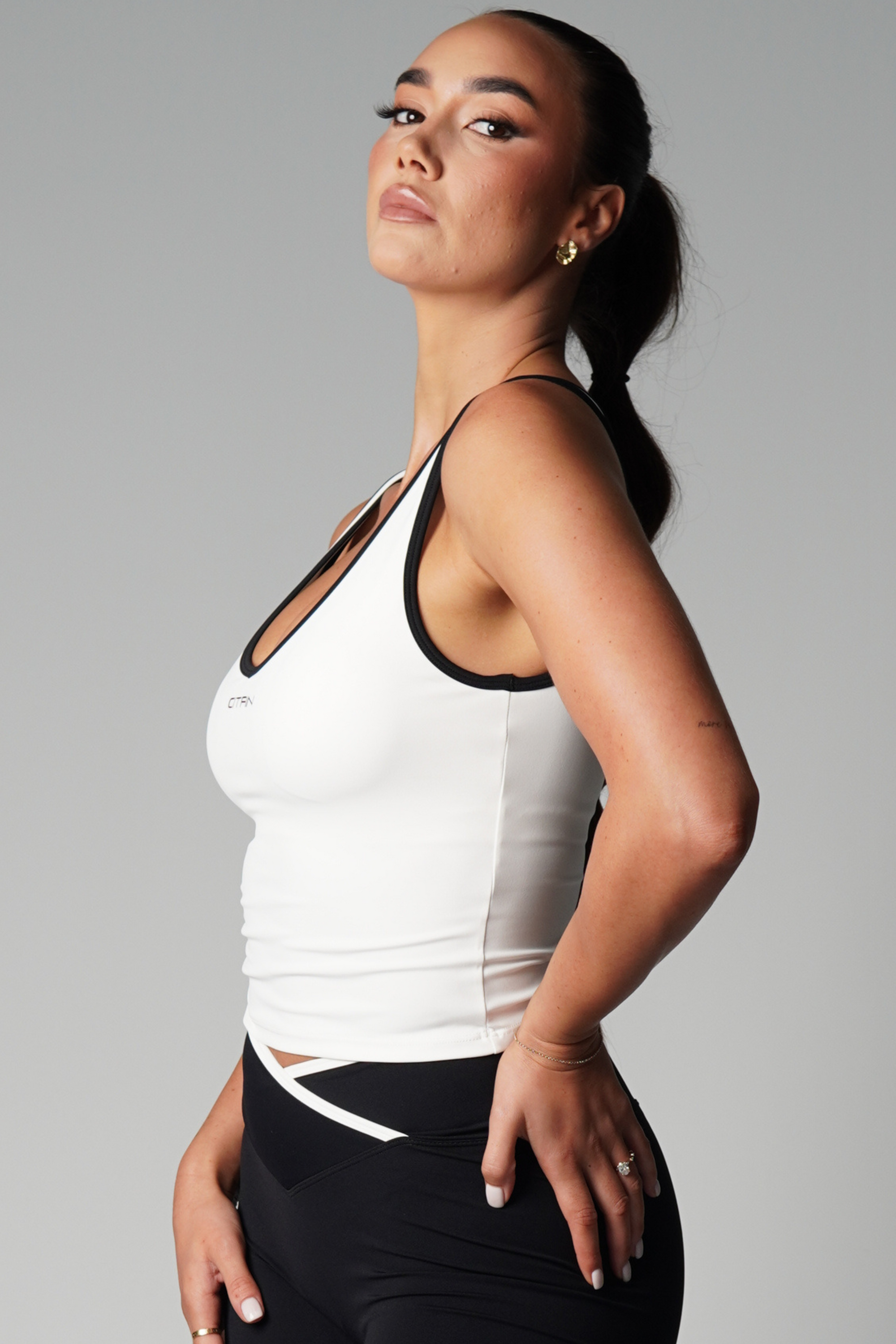 FRONT SCOOP TANK TWO TONE - WHITE
