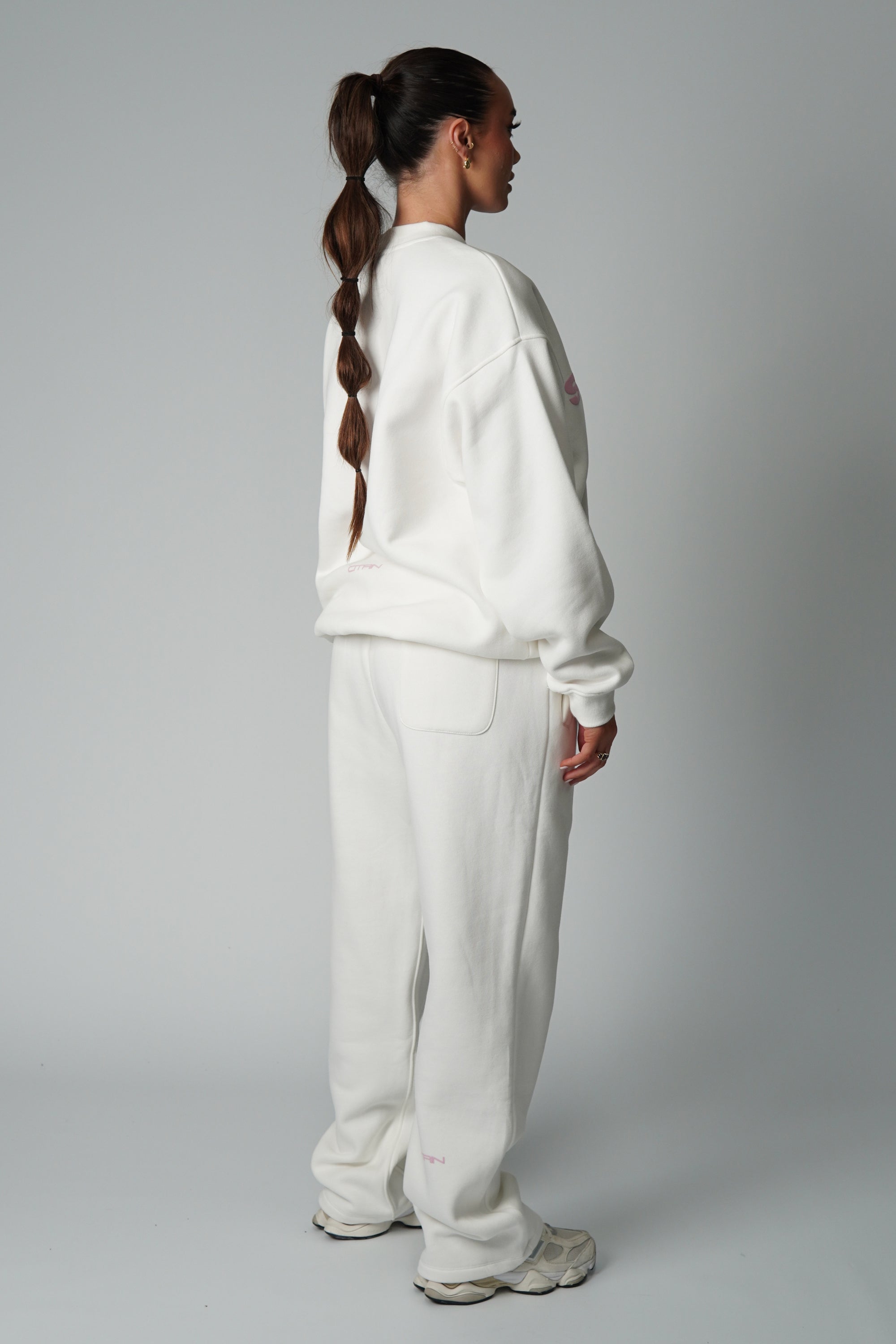 STARGIRL CREW NECK JUMPER - WHITE