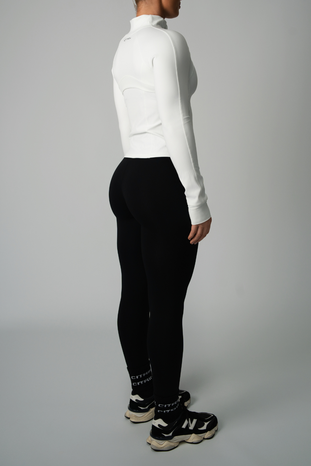 PILATES ESSENCE CONTOUR JACKET - WHITE
