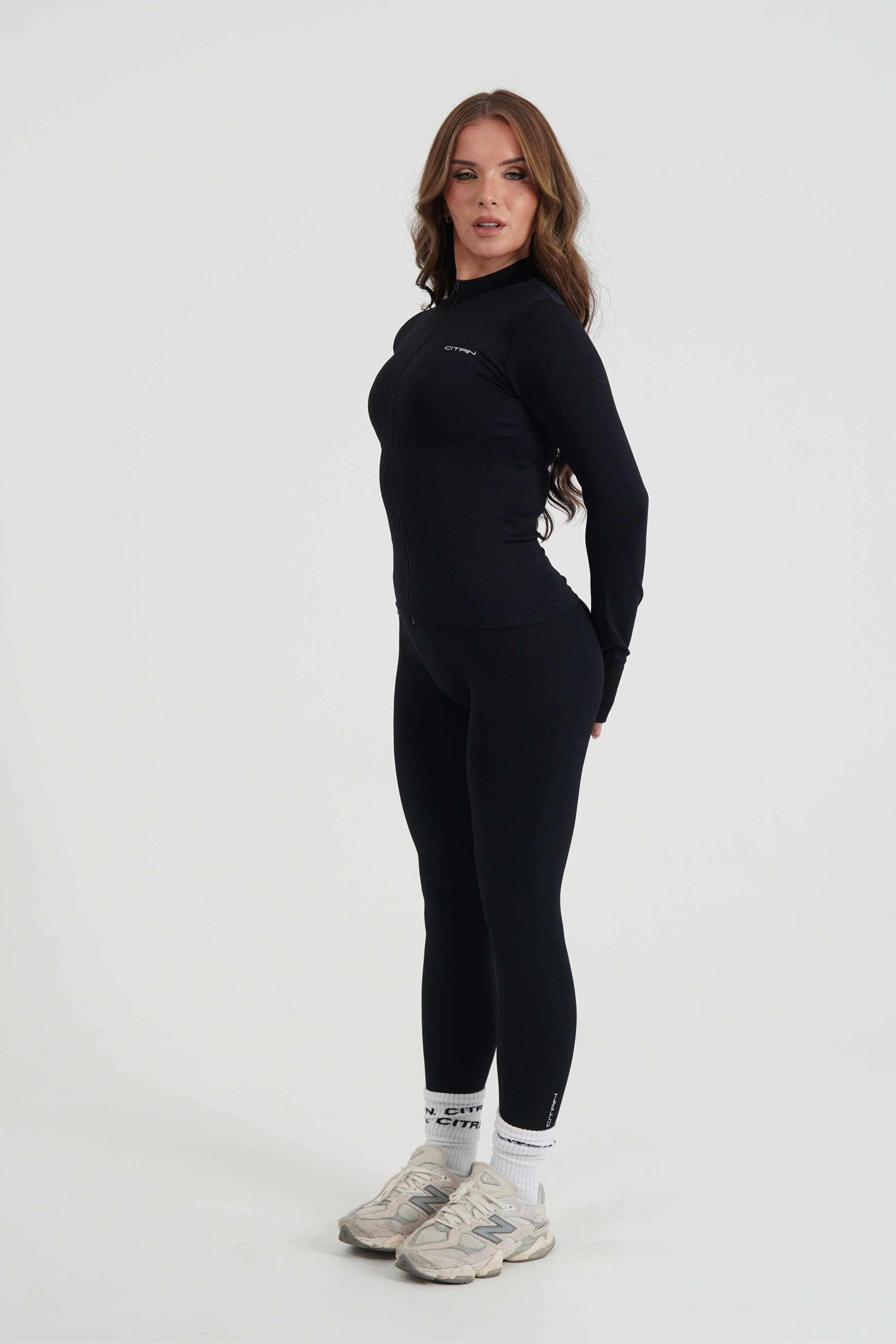 SERENITY SEAMLESS JACKET - BLACK