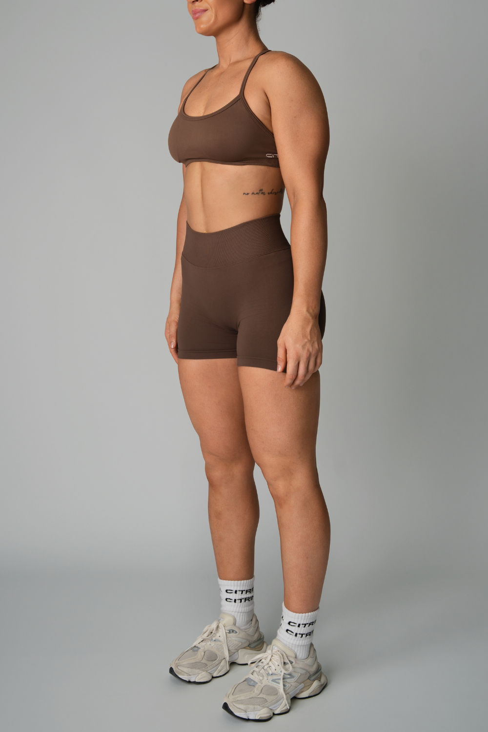 CURVE CONTOUR VOL.3 ADJUSTABLE CROP - COFFEE BROWN
