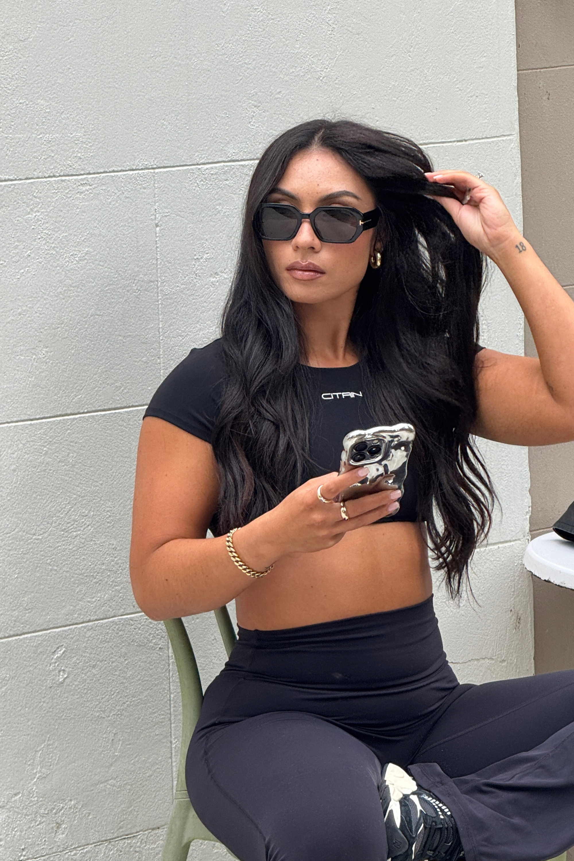 EVERYDAY ESSENTIALS BACKLESS CROP - BLACK