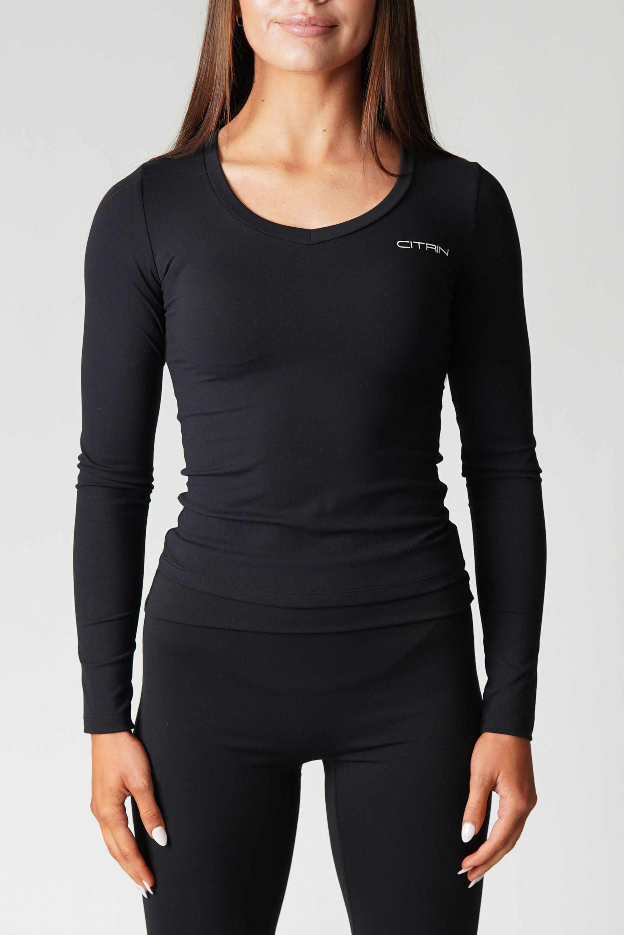 EVERYDAY ESSENTIALS LONG SLEEVE TOP - BLACK