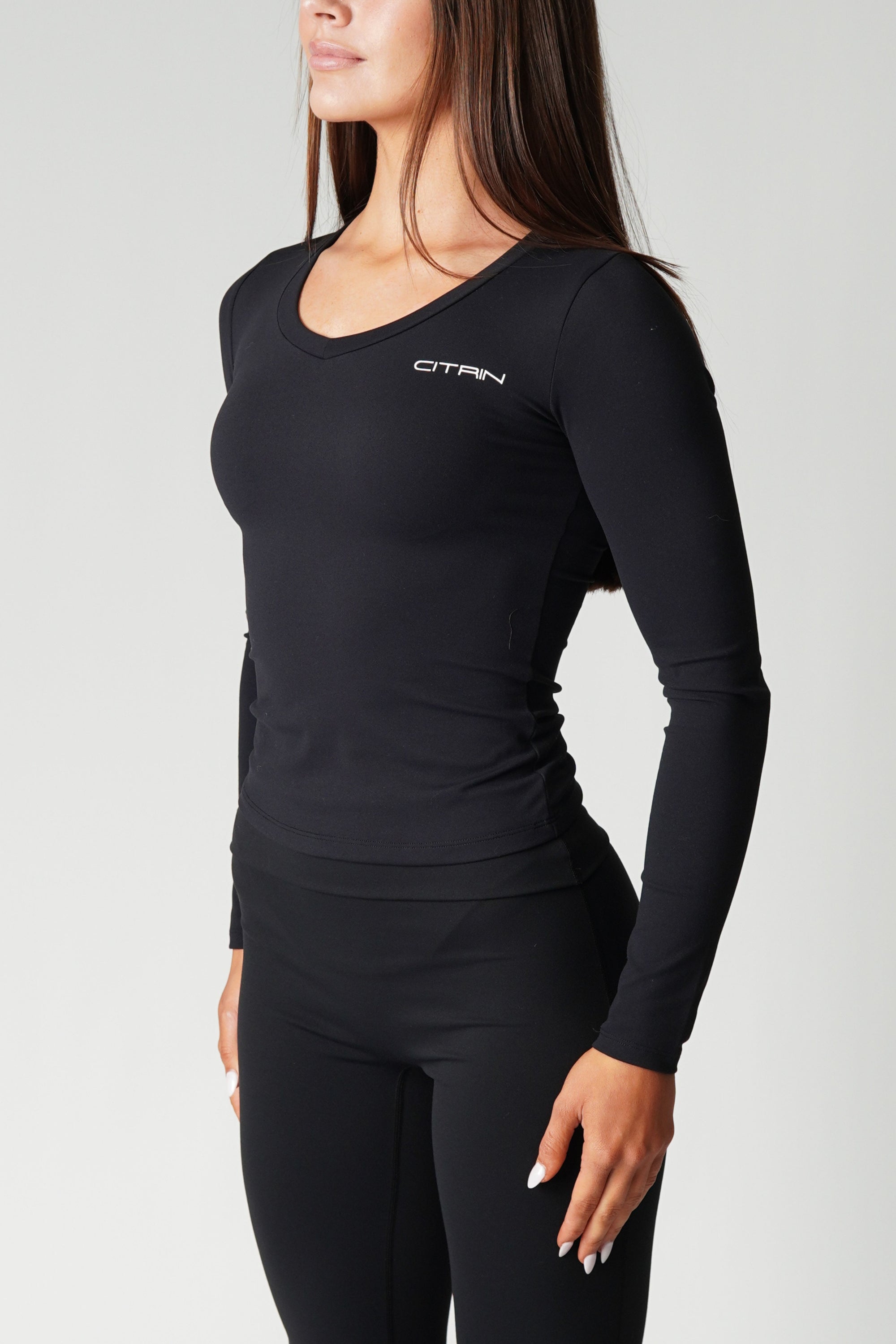 EVERYDAY ESSENTIALS LONG SLEEVE TOP - BLACK