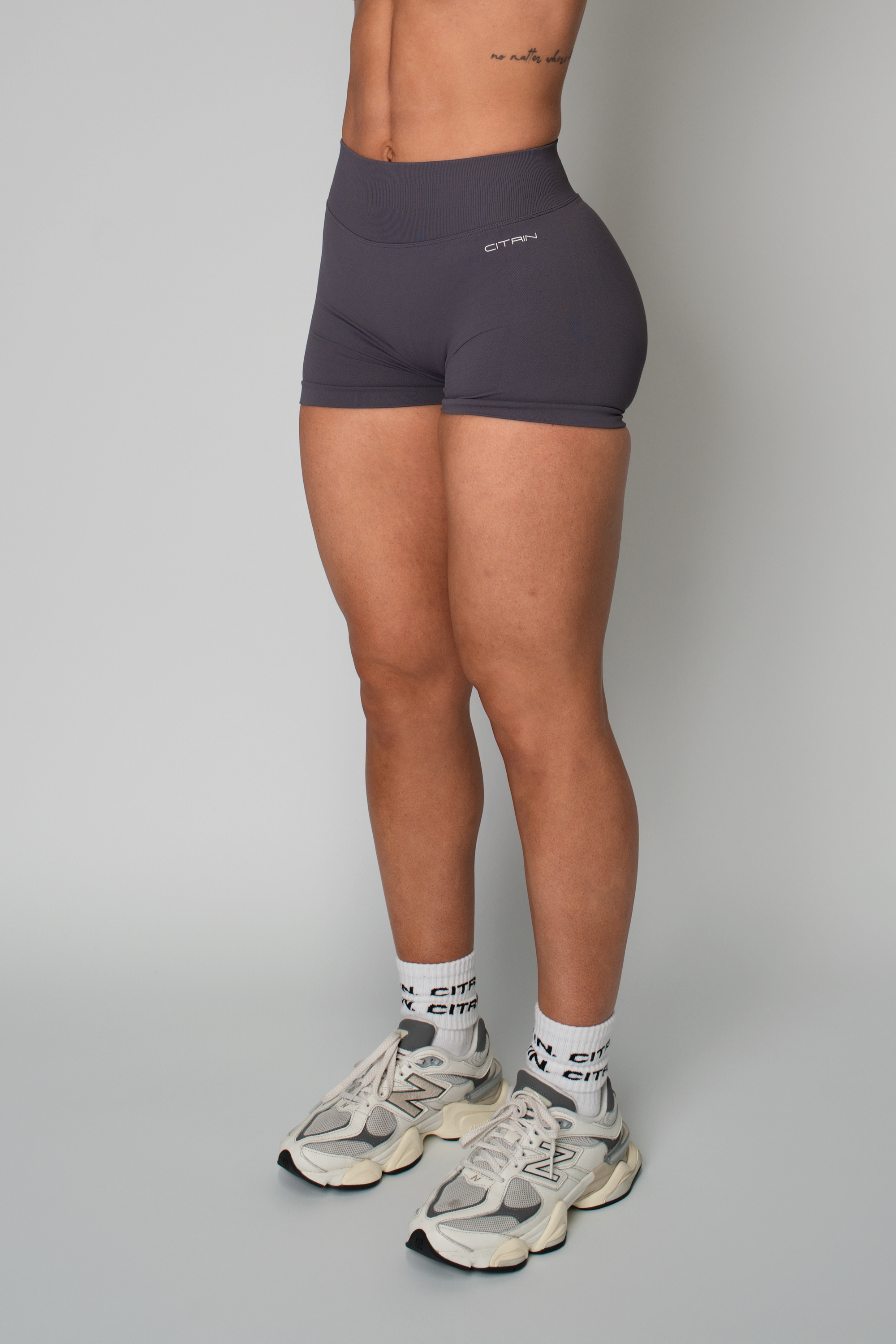 TRUE SHAPE 4.5" SHORT - GREY