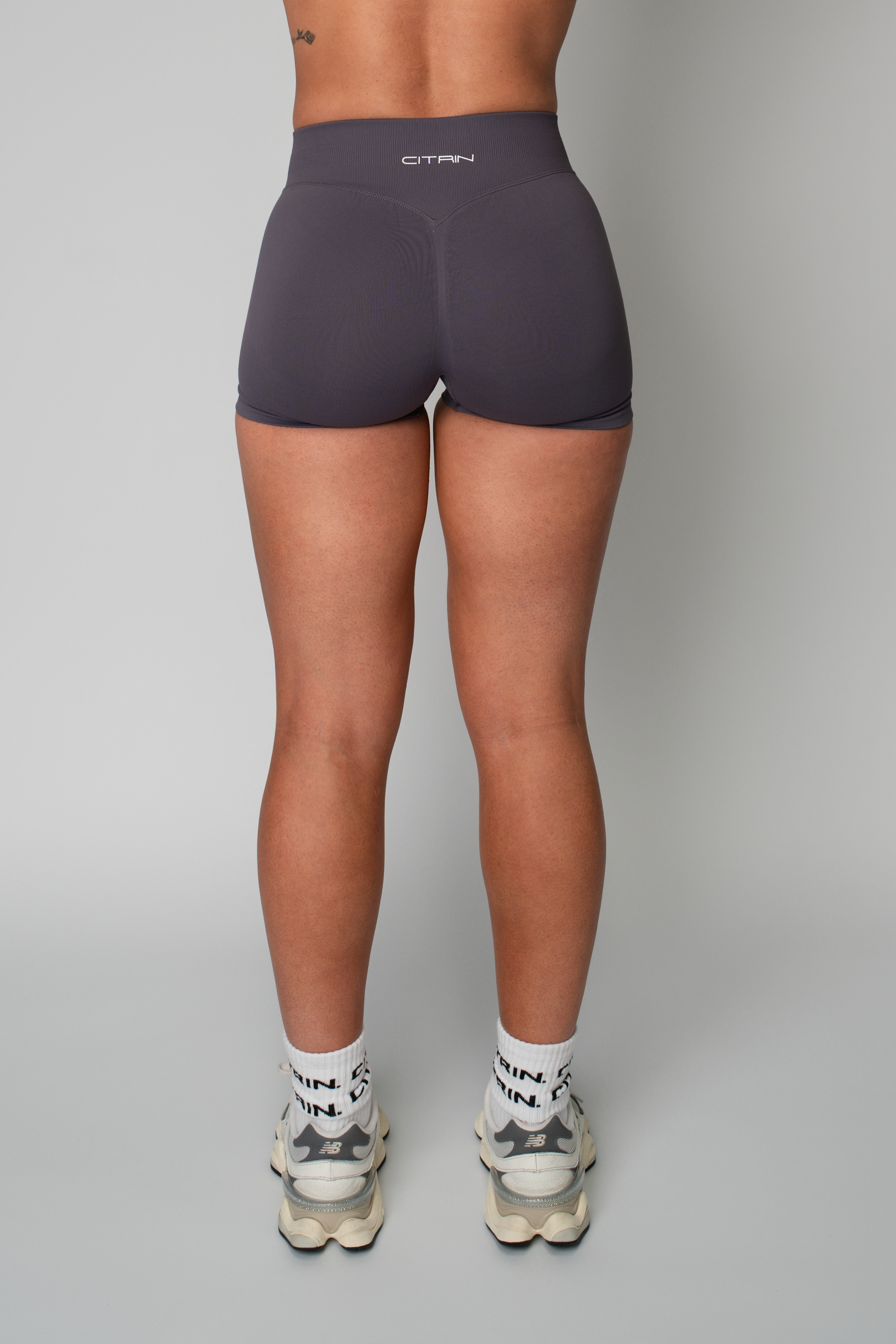 TRUE SHAPE 4.5" SHORT - GREY