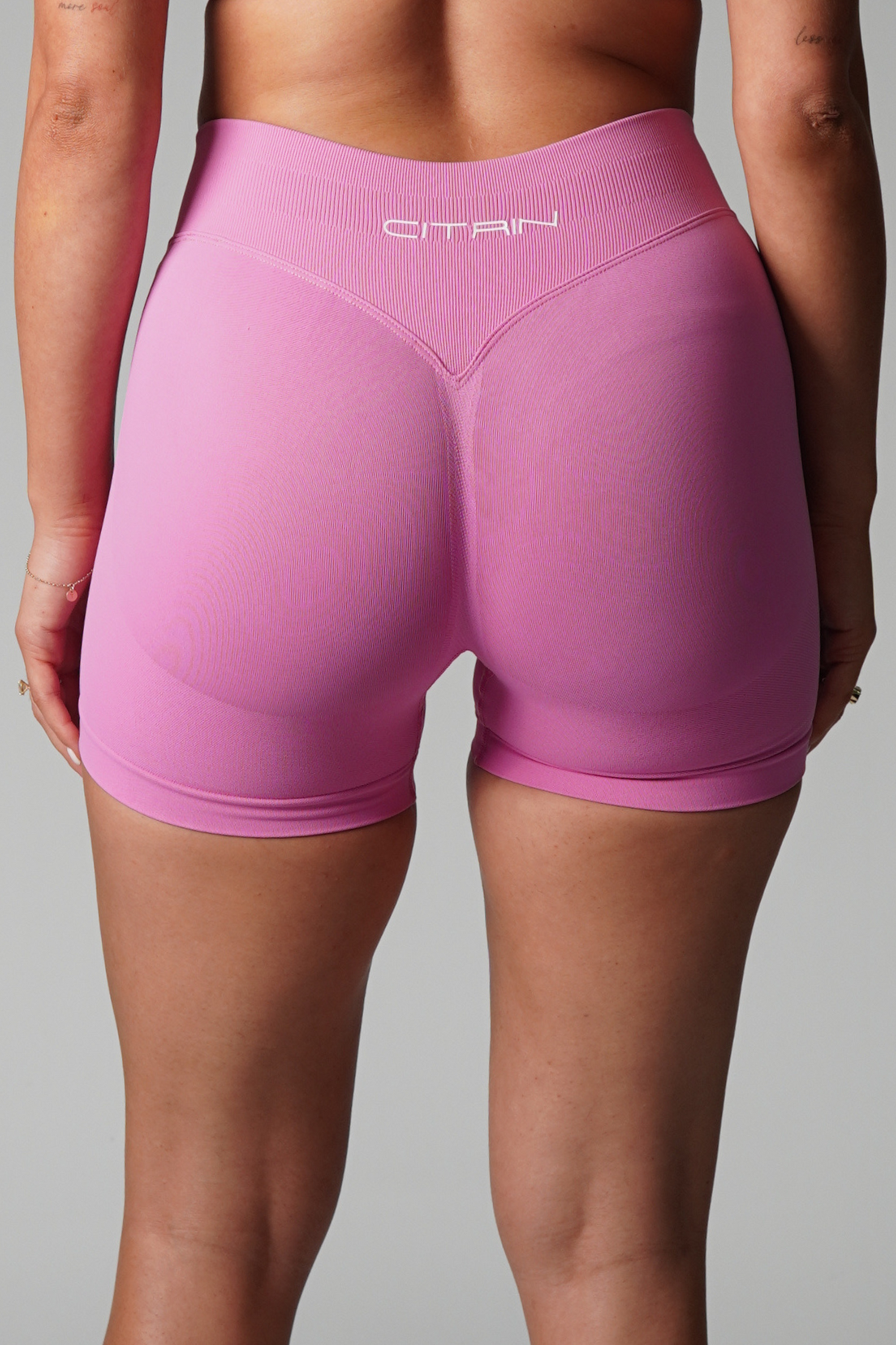TRUE SHAPE 4.5" SHORT - BARBIE PINK