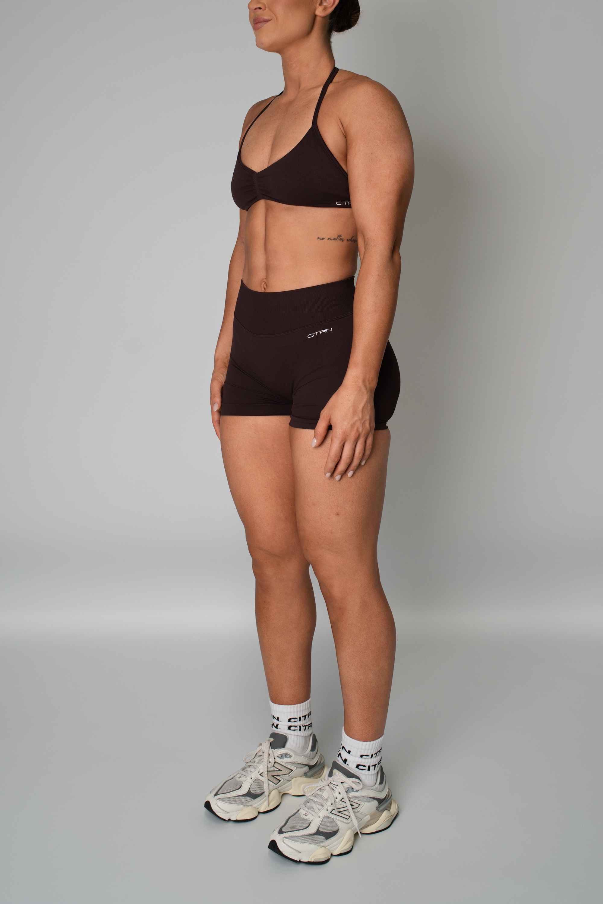 TRUE SHAPE MINIMAL RUCHED HALTER CROP - DARK BROWN