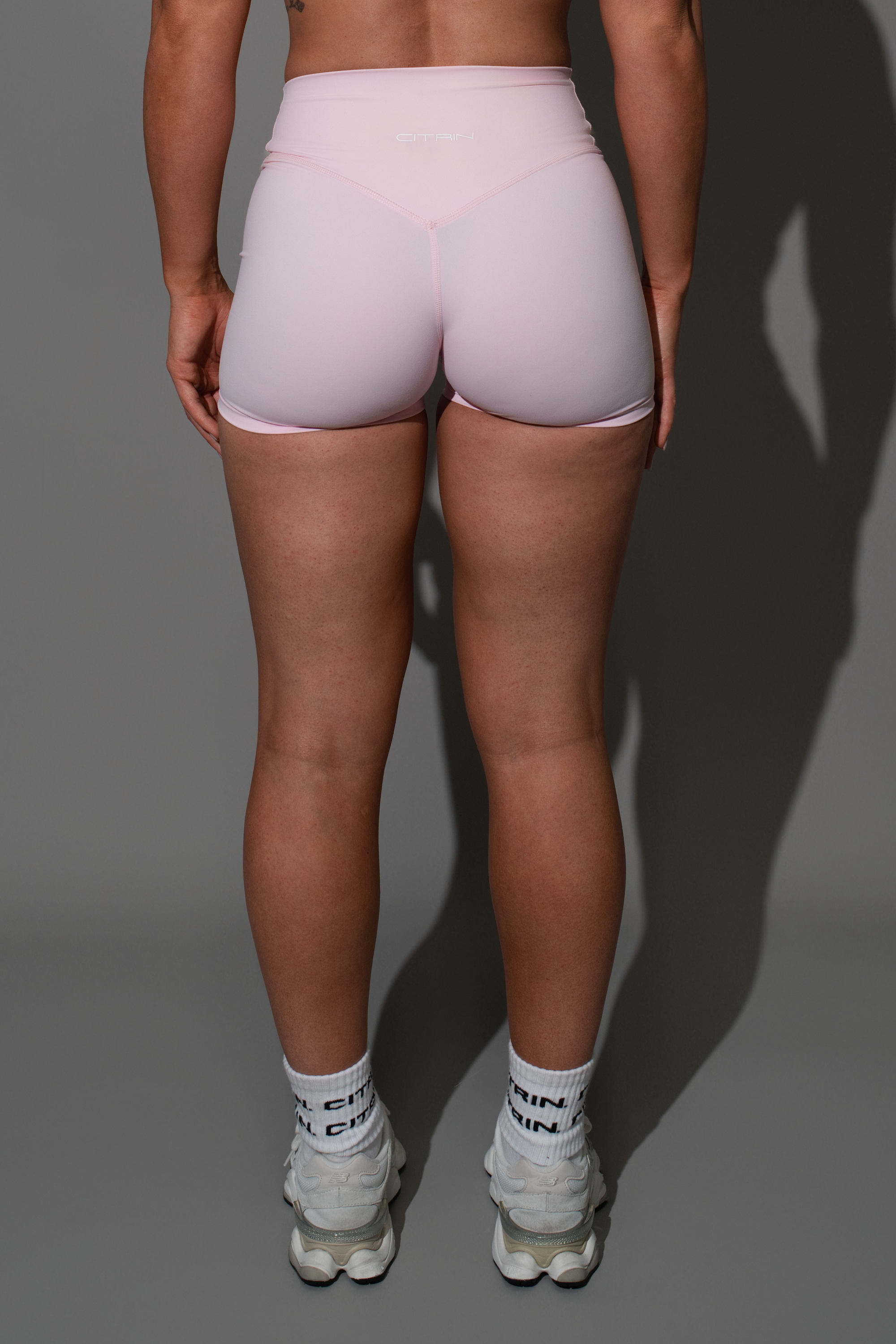BASIC. SS NON-SCRUNCH SHORT - SOFT PINK