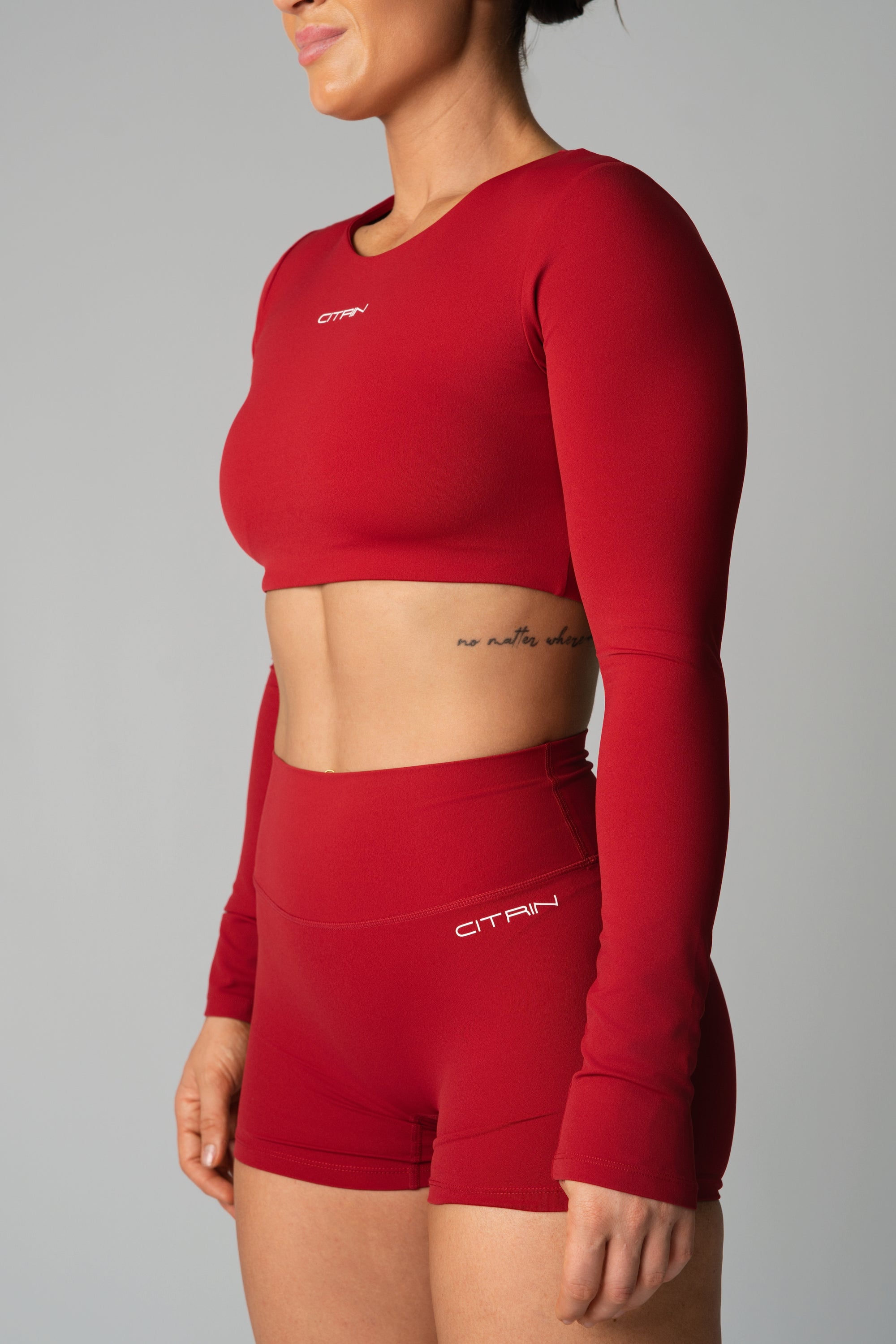 AURA LONG SLEEVE CONTOUR CROP - CRIMSON