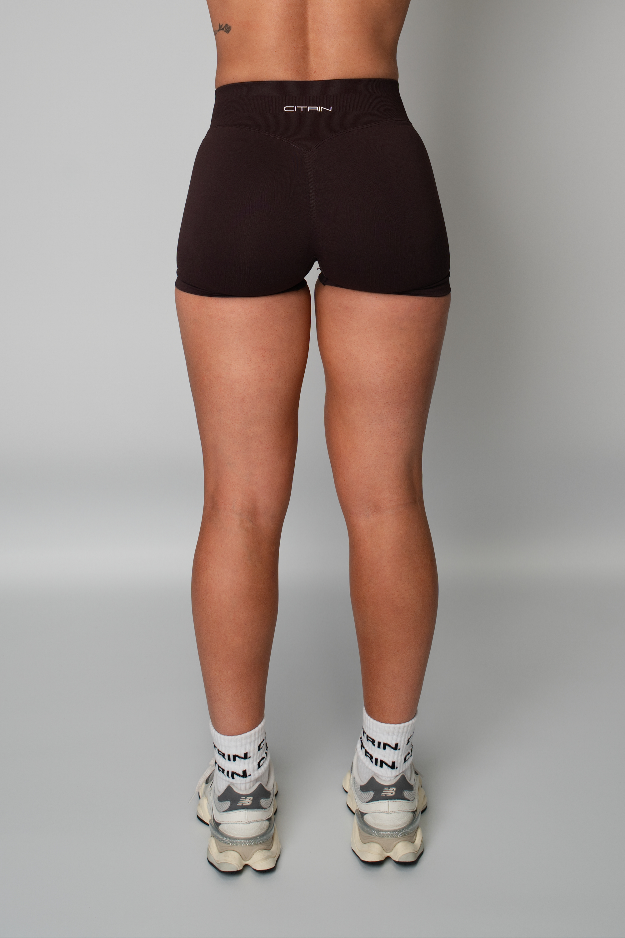 TRUE SHAPE 4.5" SHORT - DARK BROWN