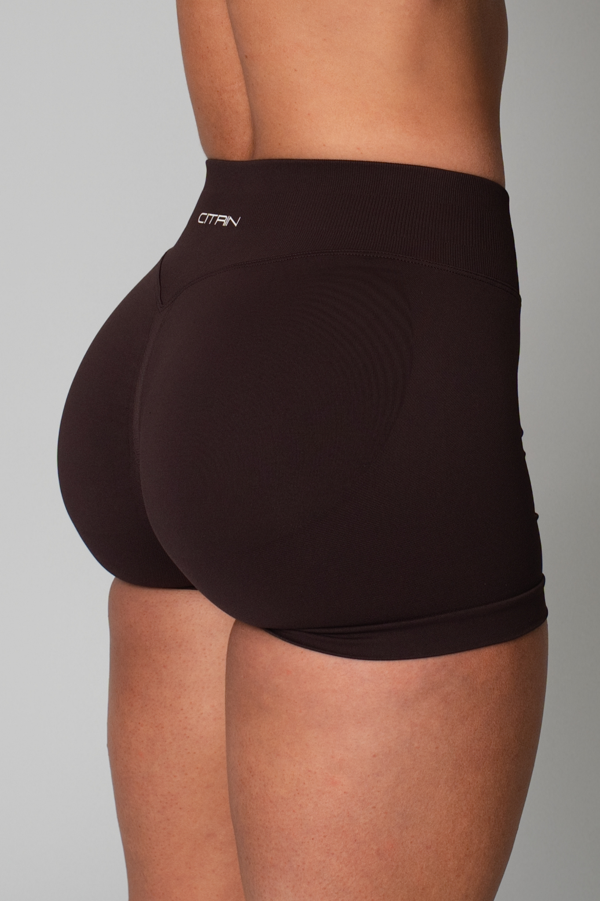 TRUE SHAPE 4.5" SHORT - DARK BROWN