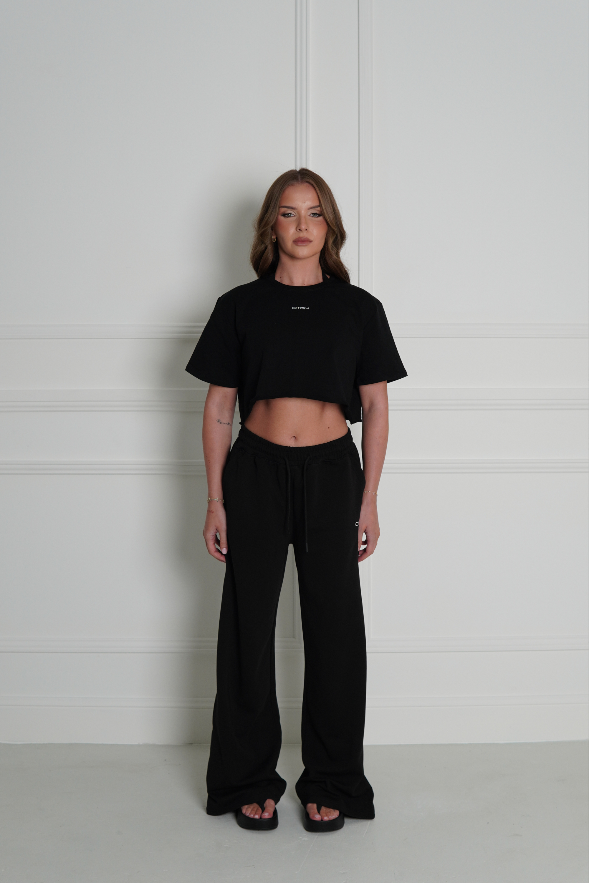 OVERSIZED T-SHIRT EVERYDAY ESSENTIALS - BLACK