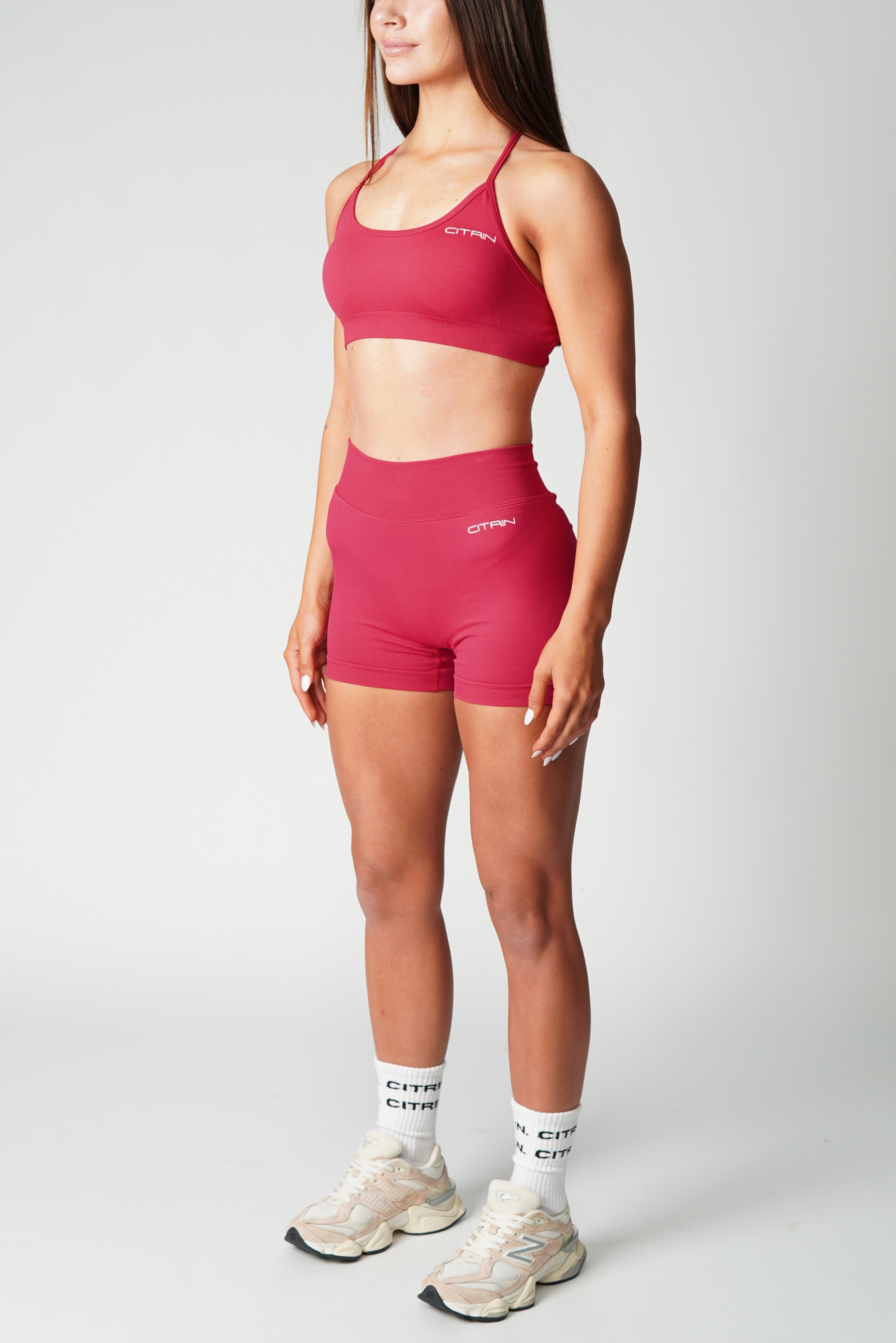 SERENITY SEAMLESS SHORTS - BERRY