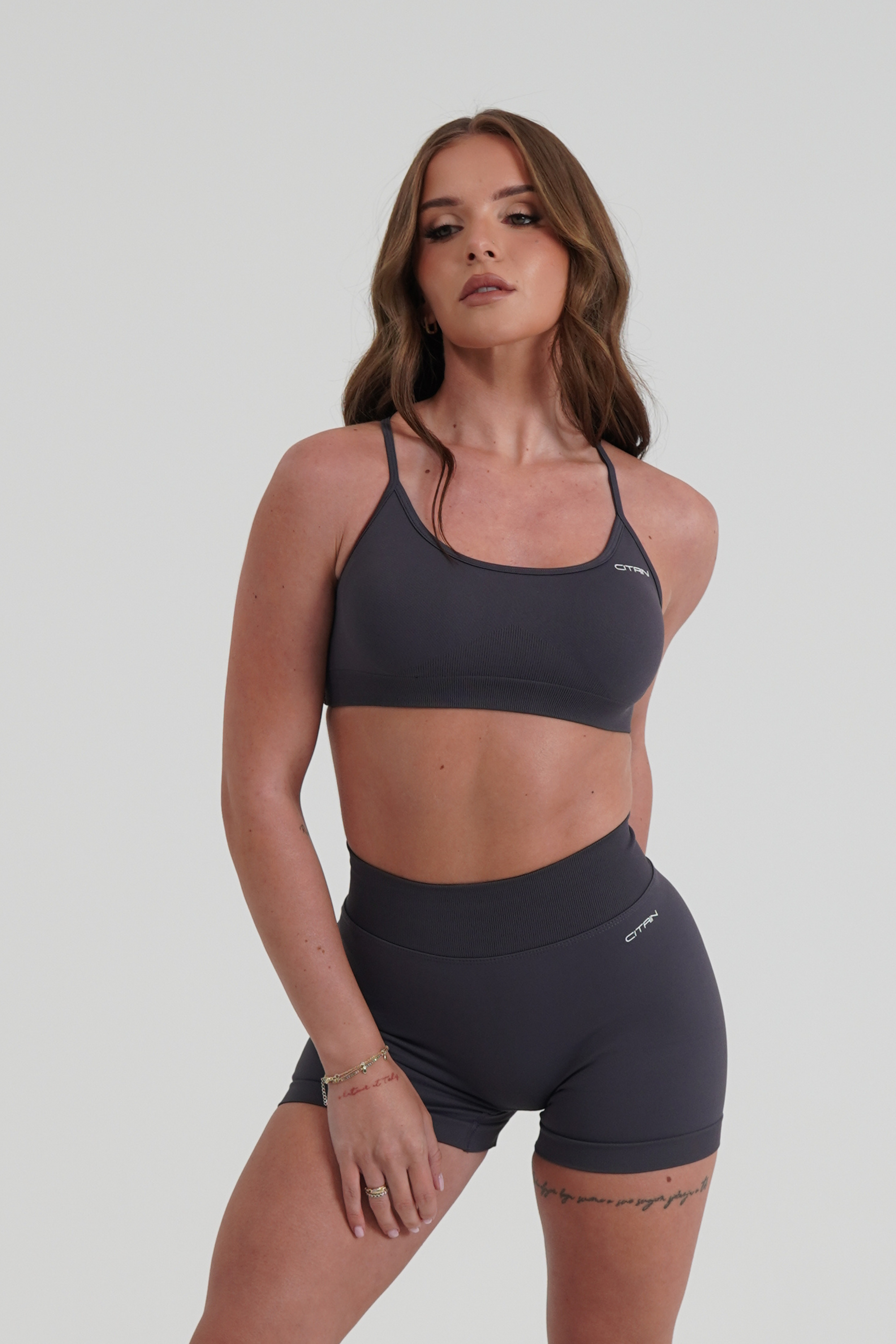 SERENITY SEAMLESS SHORTS - GREY