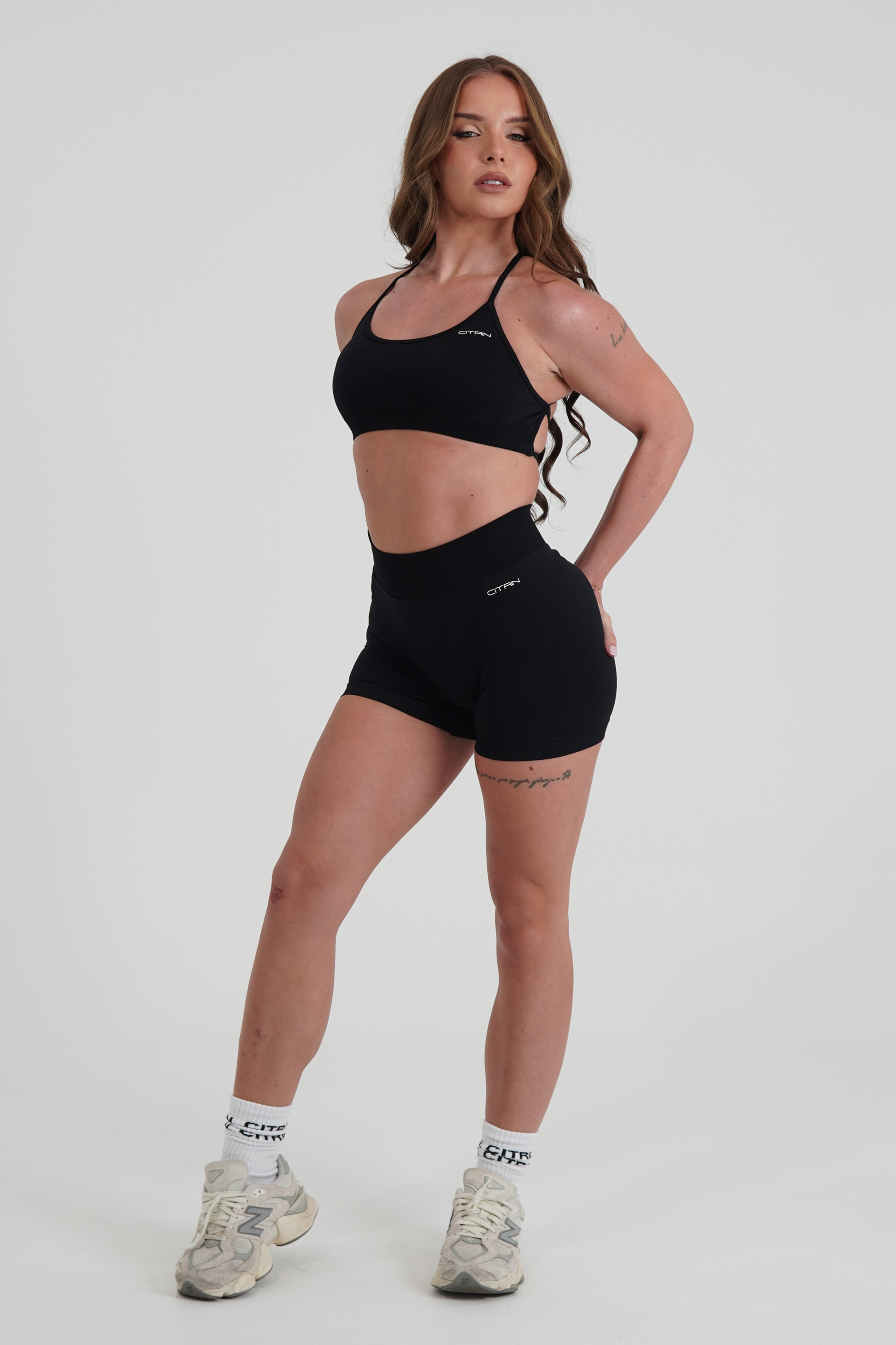 SERENITY SEAMLESS SHORTS - BLACK