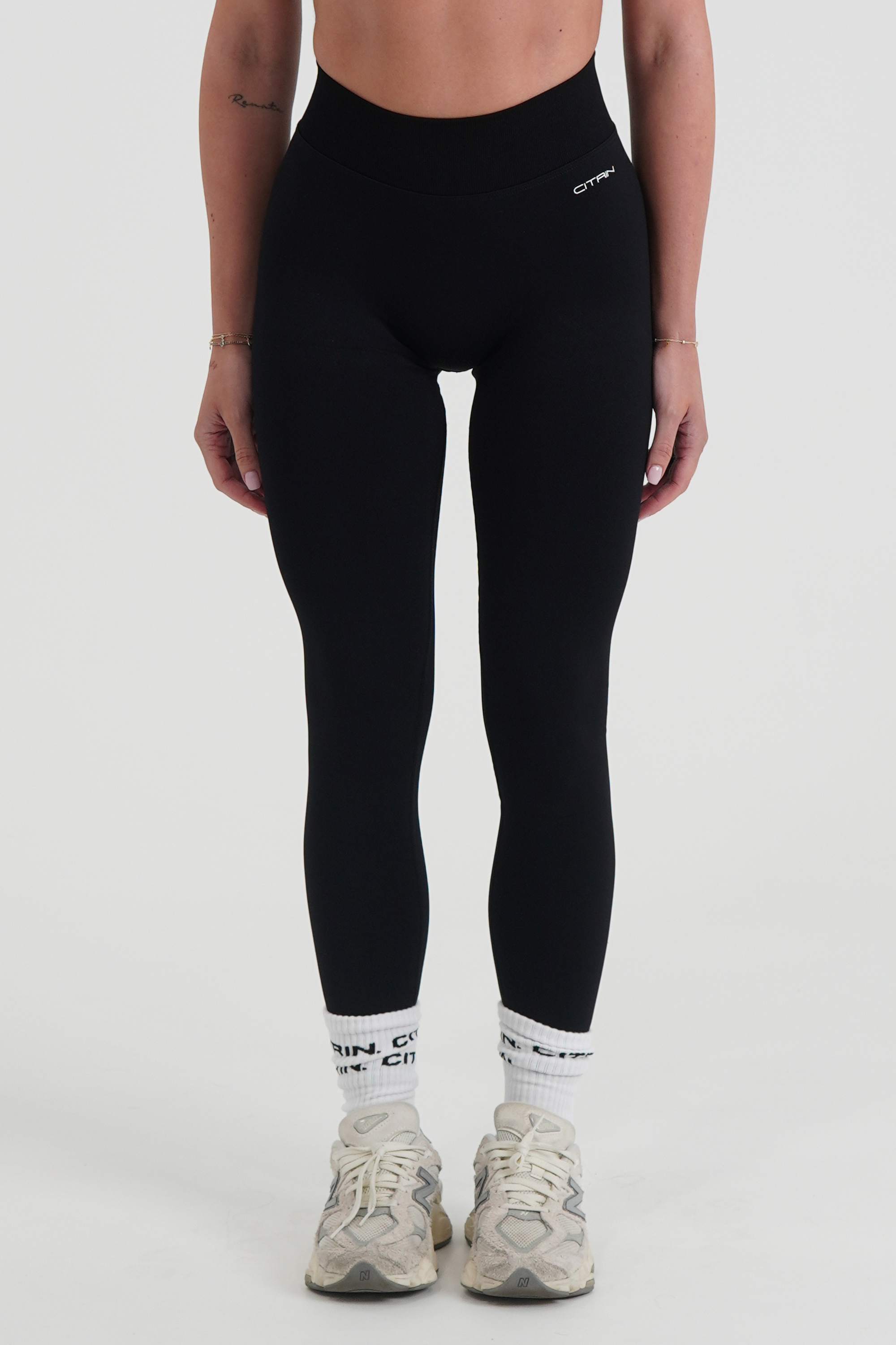 SERENITY SEAMLESS LEGGINGS - BLACK