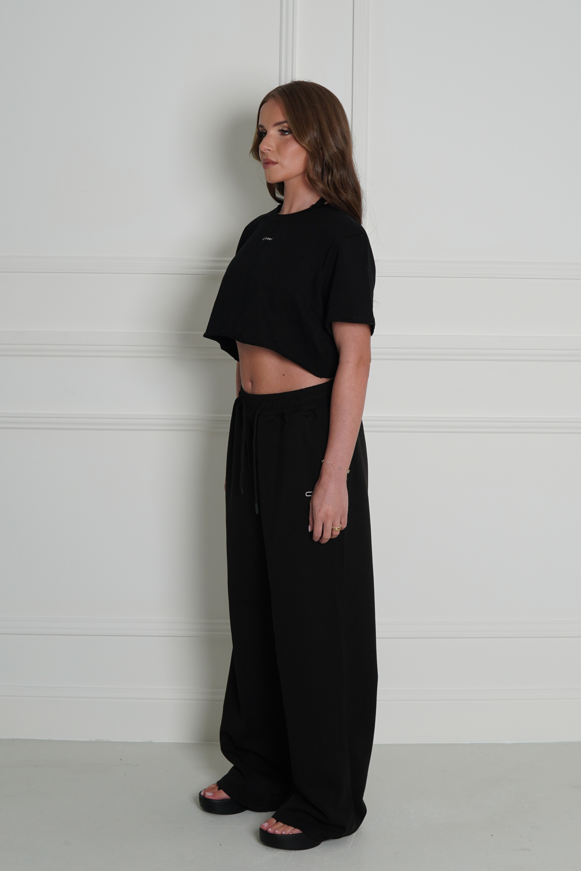OVERSIZED T-SHIRT EVERYDAY ESSENTIALS - BLACK