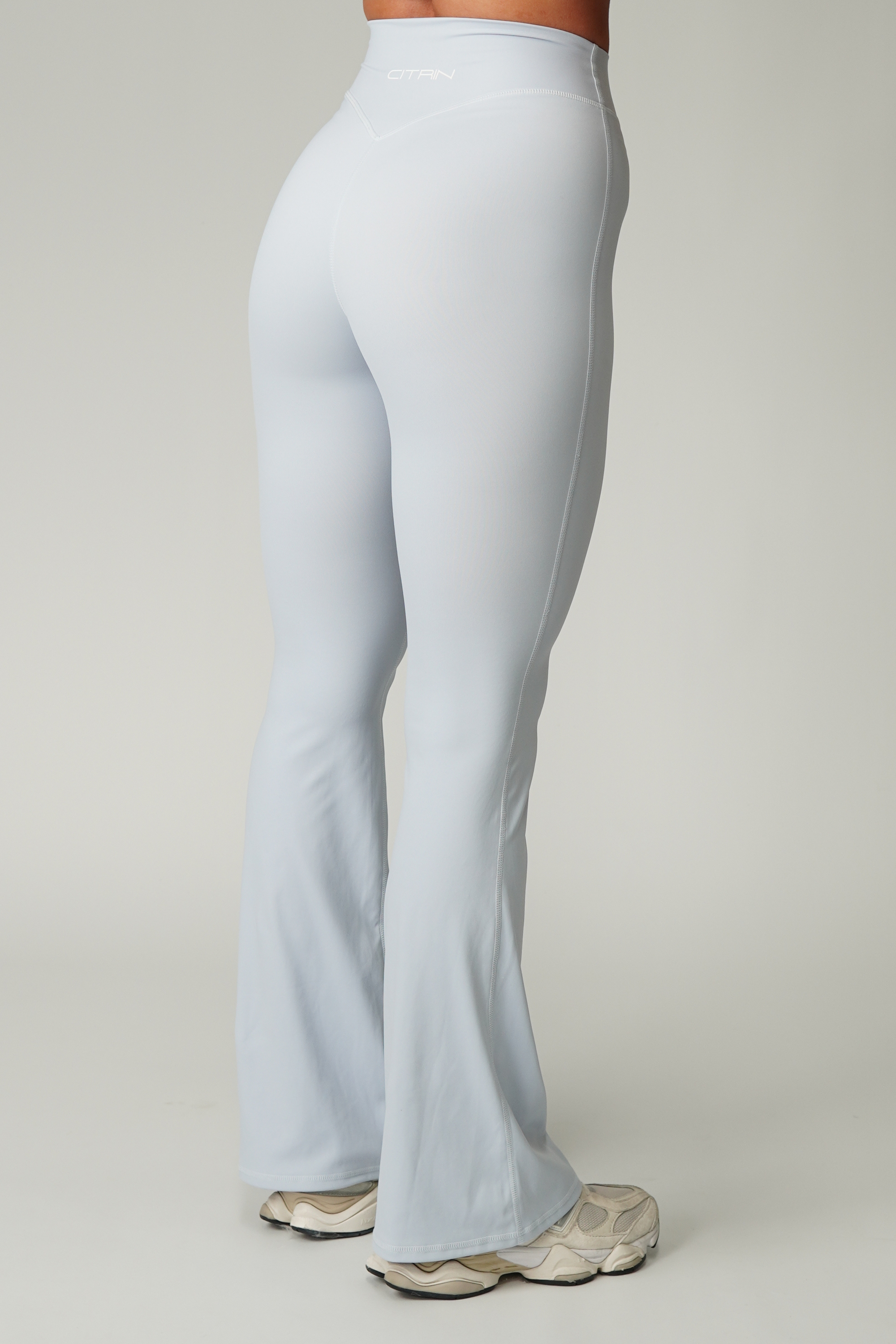 ESSENCE FLARE LEGGINGS - SOFT BLUE