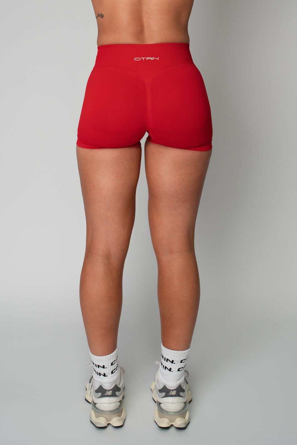 TRUE SHAPE 4.5" SHORT - RED