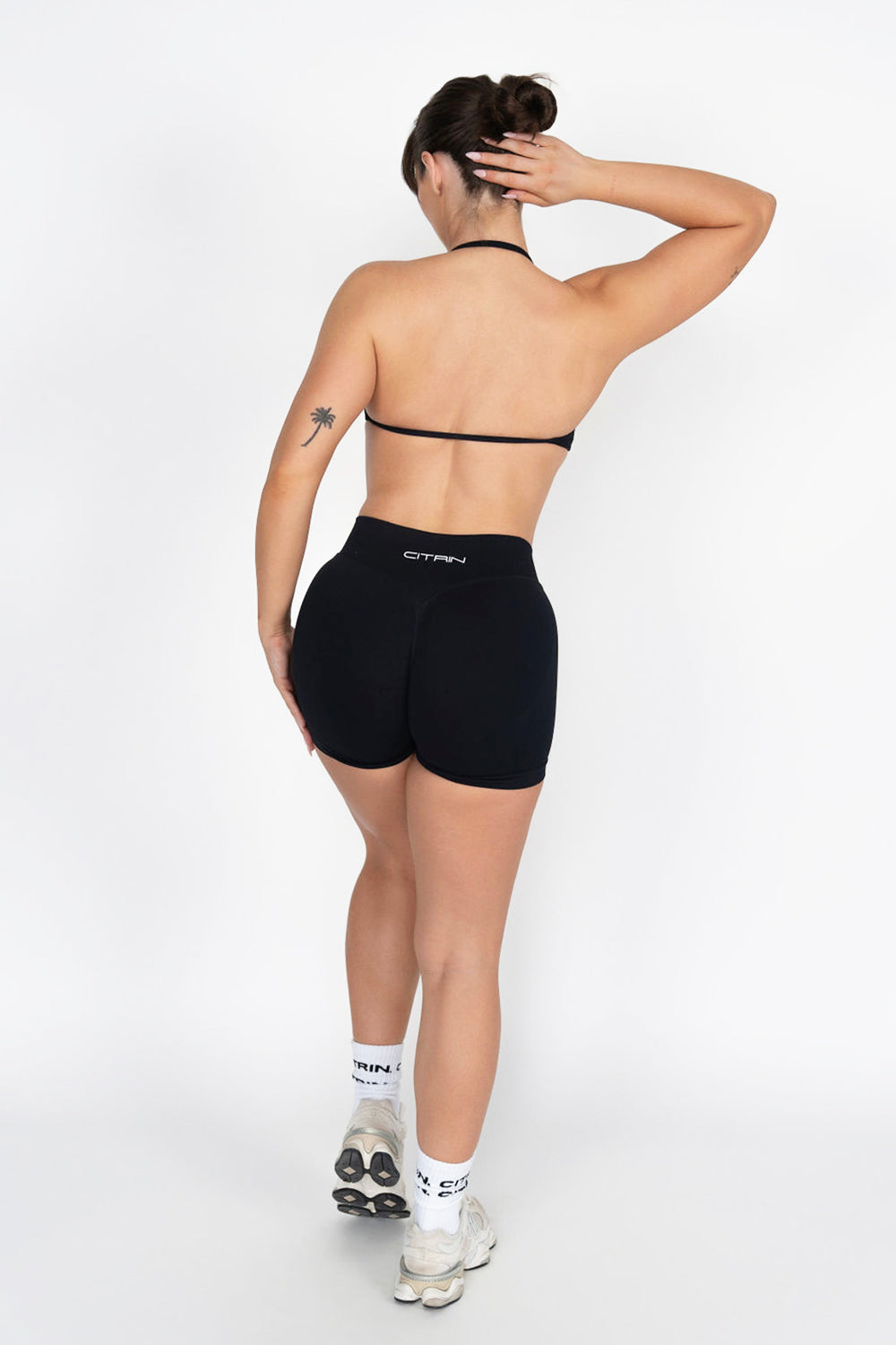 TRUE SHAPE 4.5" SHORT - BLACK