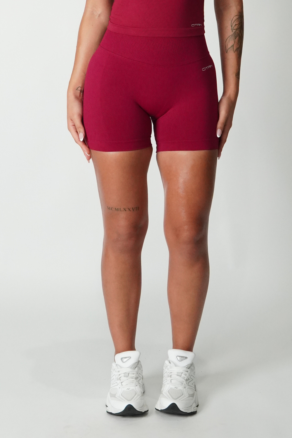 TRUE SHAPE 4.5" SHORT - DARK BERRY