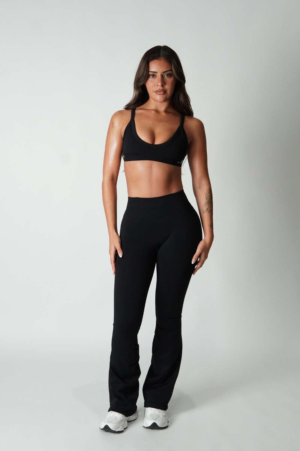 TRUE SHAPE CAMI CROP - BLACK