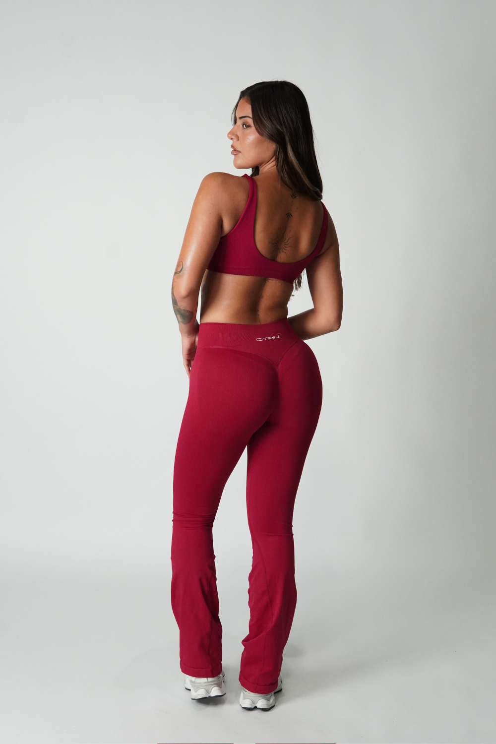 TRUE SHAPE BASIC CROP - DARK BERRY