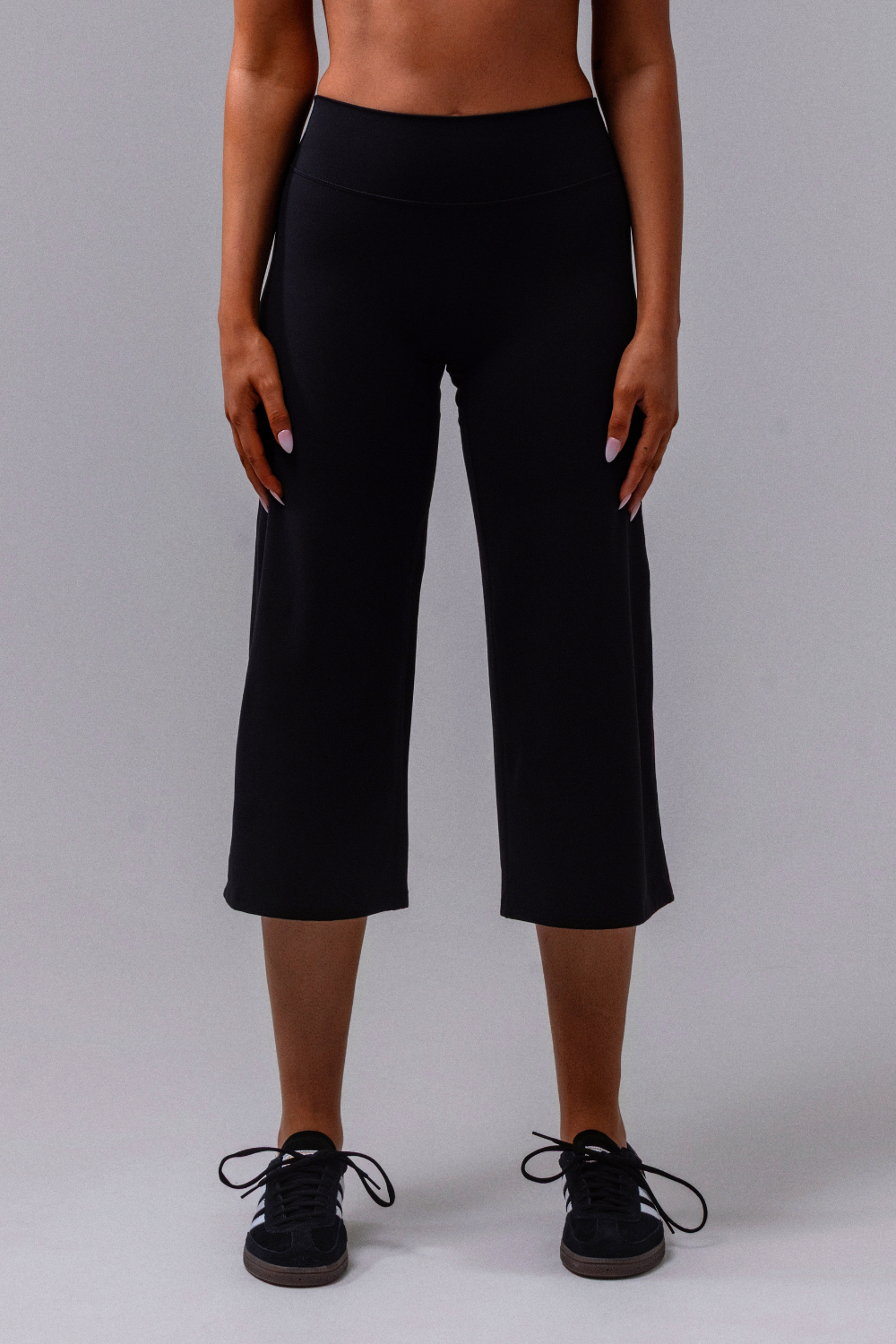 Daily Basis Wide Leg Capri - Black
