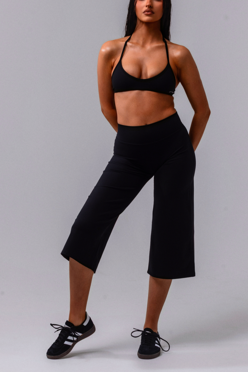 Daily Basis Wide Leg Capri - Black