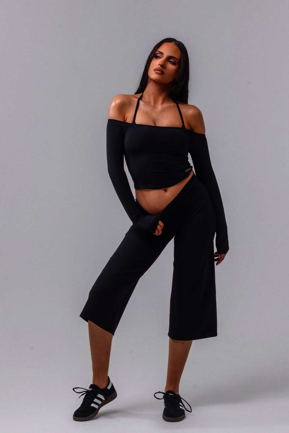 Daily Basis Wide Leg Capri - Black