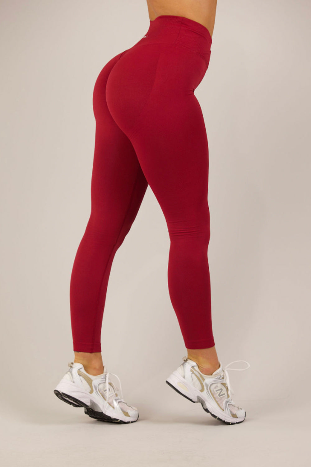 V-WAIST CONTOUR LEGGINGS - WINE